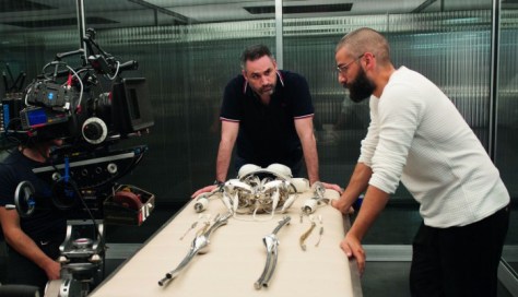 Alex-Garland-Ex-Machina-2-700x402